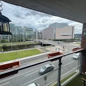 Stylish Flat With River View Dublin